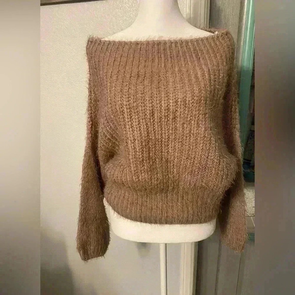 She & Sky tan off the shoulder top. EUC Soft & fuzzy!! Cute with leggings!! S/M - Picture 1 of 6
